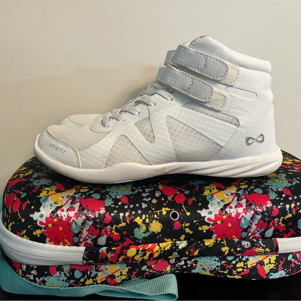 Nfinity beasts size 8.5 EUC.